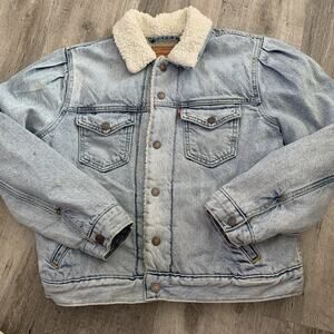 Levi’s Denim Jacket Womens Sz Medium Light Blue Wash Trucker Sherpa Lined